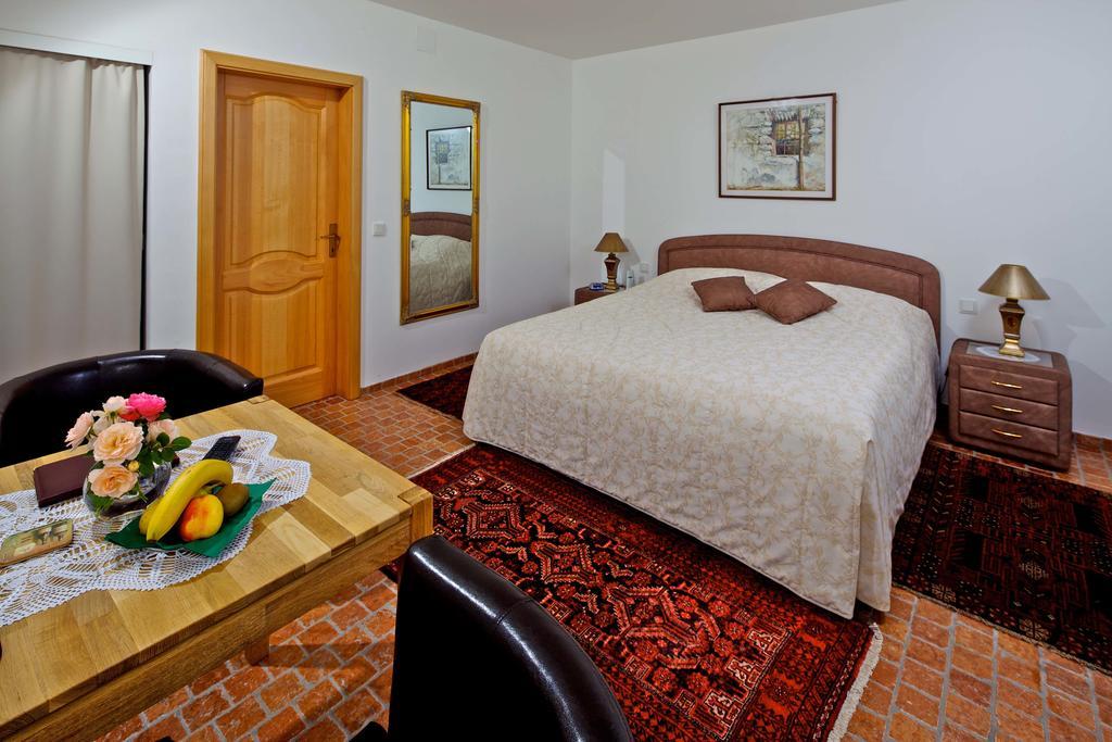 Gastehaus Samira Otel Purbach am Neusiedlersee Oda fotoğraf