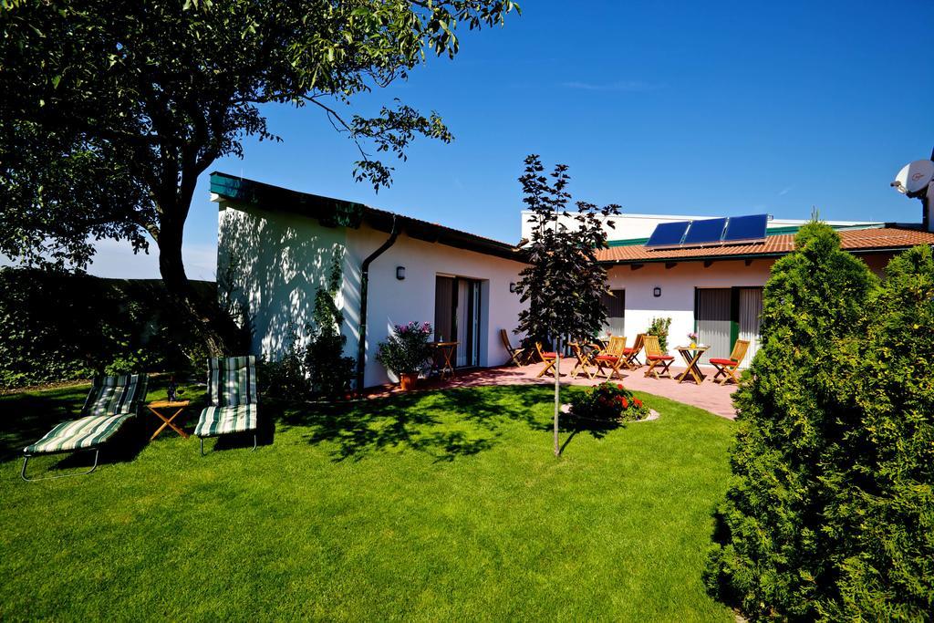 Gastehaus Samira Otel Purbach am Neusiedlersee Dış mekan fotoğraf