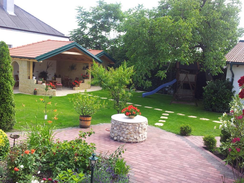 Gastehaus Samira Otel Purbach am Neusiedlersee Dış mekan fotoğraf