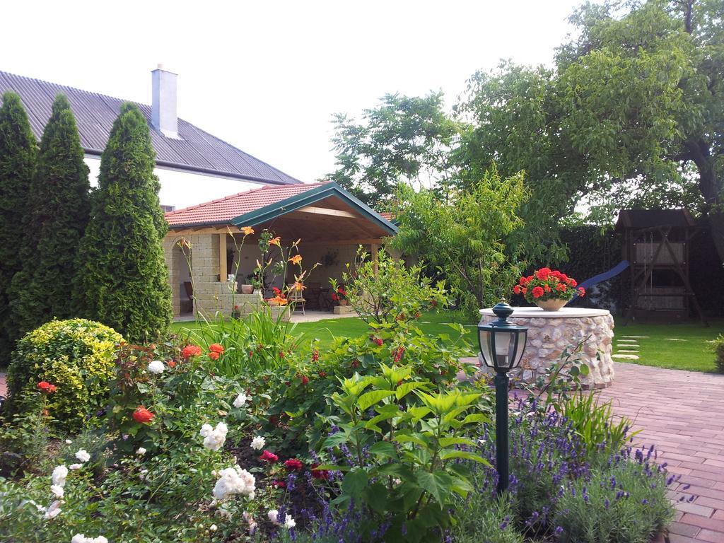 Gastehaus Samira Otel Purbach am Neusiedlersee Dış mekan fotoğraf